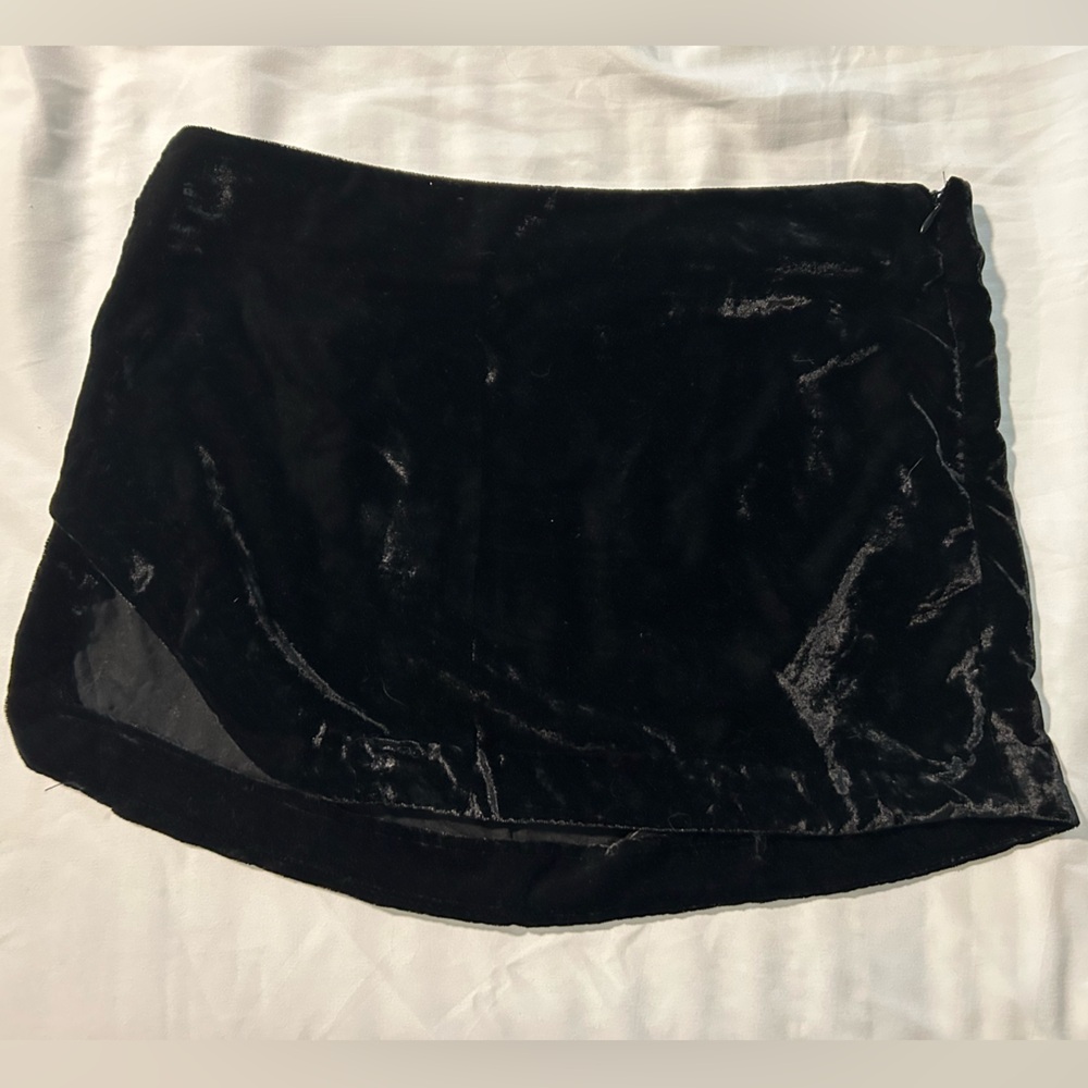 FREE PEOPLE Black Velvet Mini Skirt – Size 4 – NWT - Picture 7 of 10